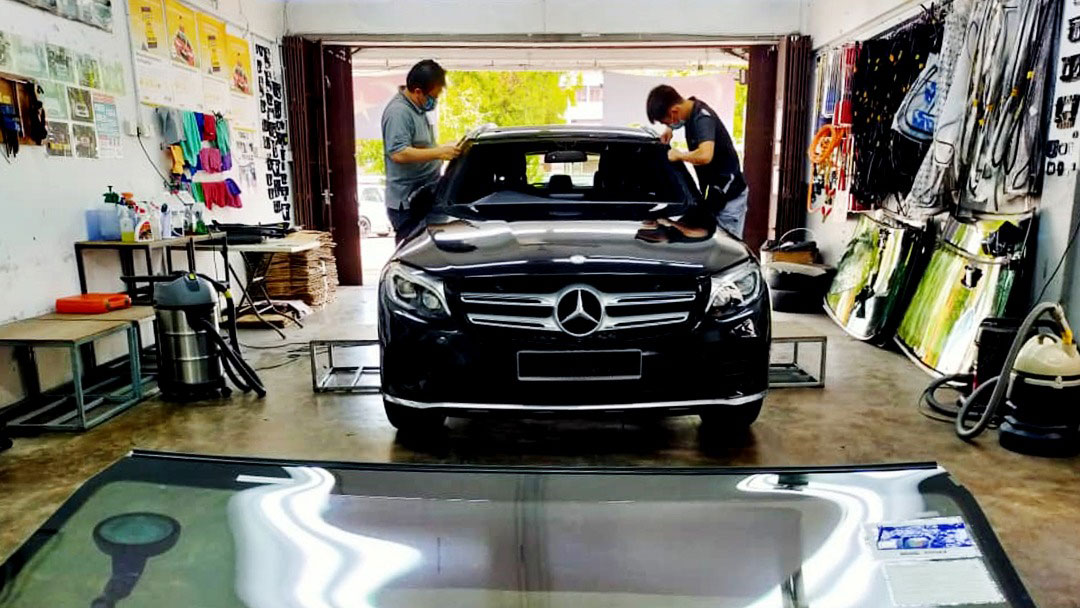 Replacing windscreen