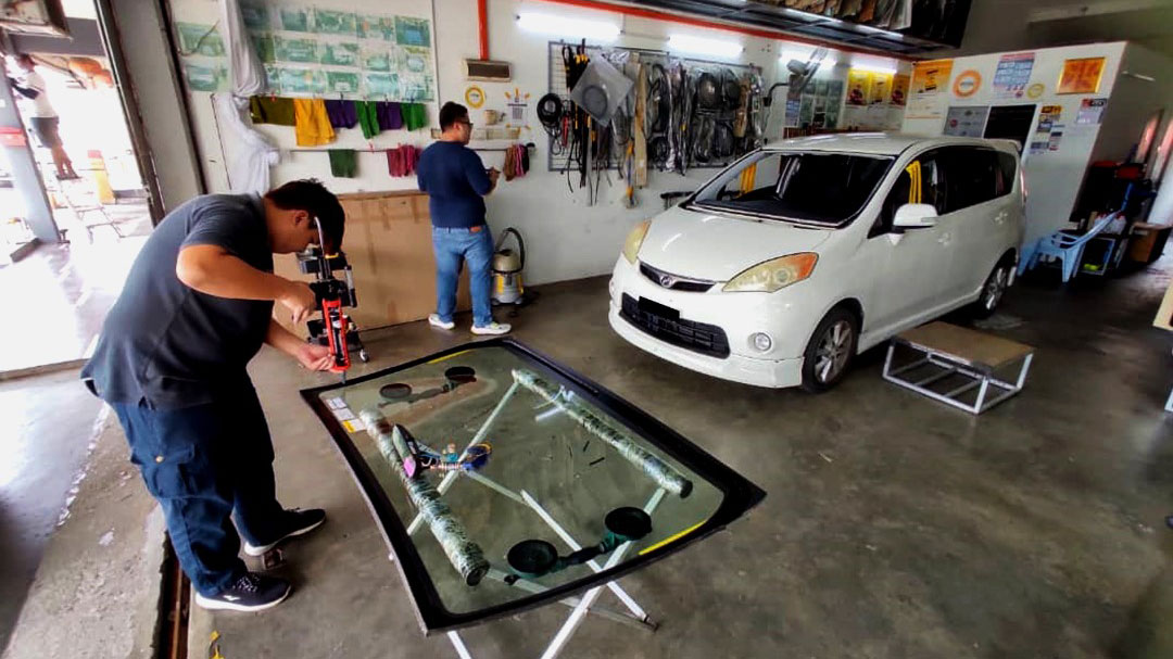 Replacing windscreen